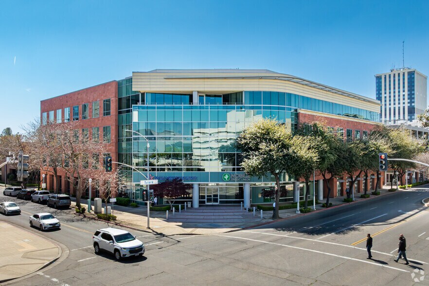 2440 Tulare St, Fresno, CA for sale - Primary Photo - Image 1 of 1