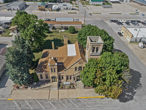 2001 10th St, Emmetsburg, IA - aerial  map view