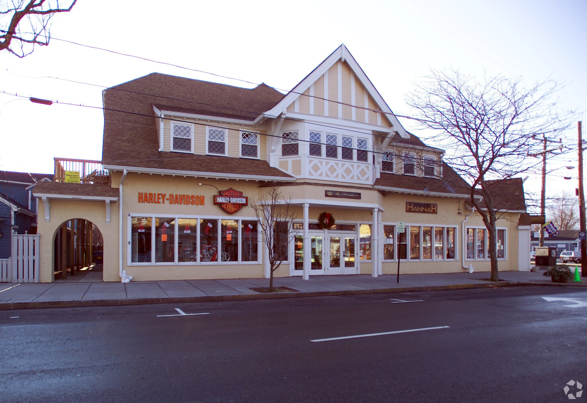 615 Main St, Hyannis, MA for lease Building Photo- Image 1 of 7