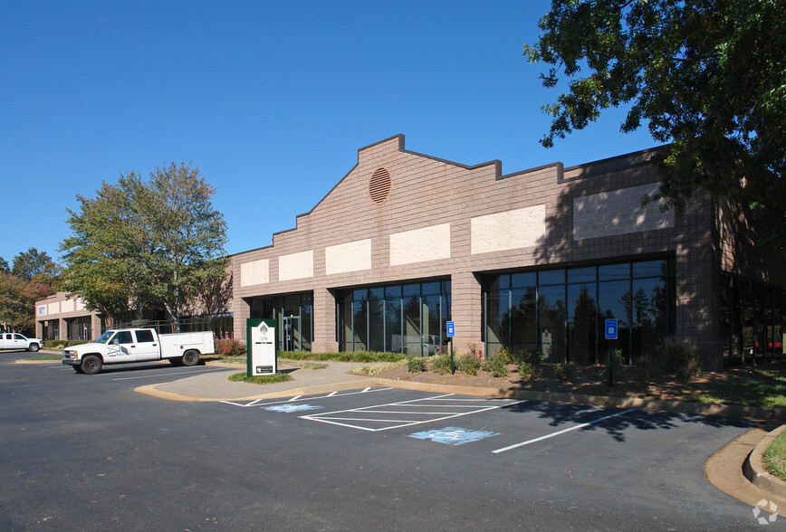 1250 Northmeadow Pky, Roswell, GA for lease - Building Photo - Image 1 of 2