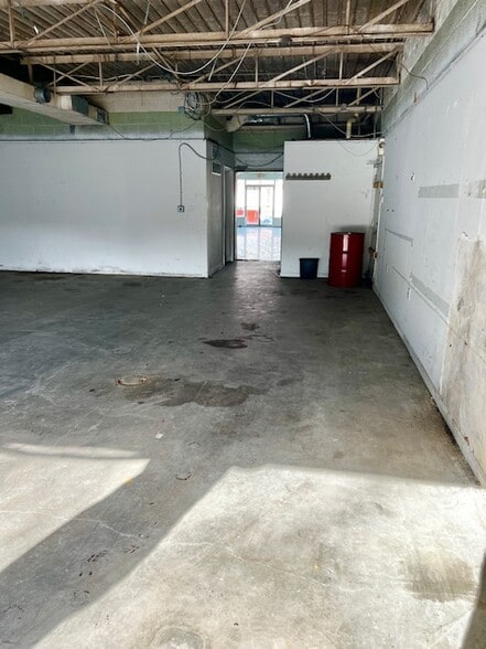 3022-3026 E Michigan Ave, Lansing, MI for sale - Building Photo - Image 3 of 11