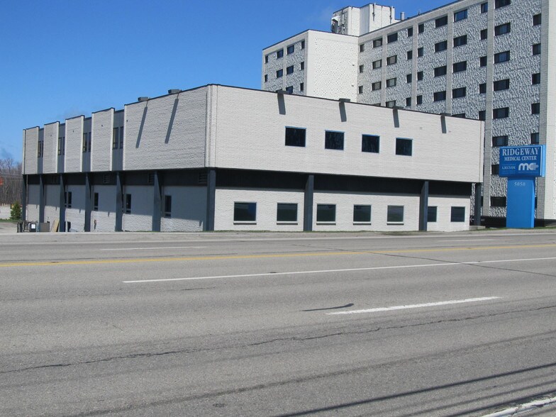 5050 W Ridge Rd, Erie, PA 16506