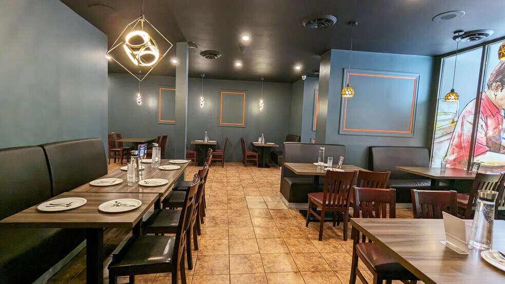 252 Dundas St, London, ON for sale - Interior Photo - Image 2 of 6