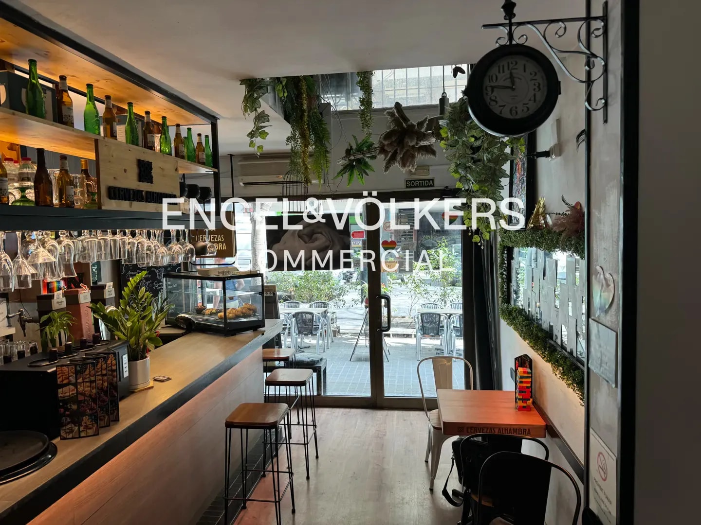 Retail in Barcelona, Barcelona for lease Interior Photo- Image 1 of 7