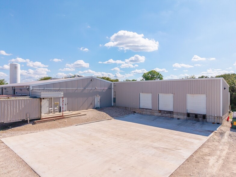 1005 NW 4th St, Hubbard, TX for sale - Building Photo - Image 3 of 7