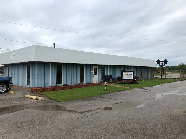 701 Klayder Dr, Neodesha, KS for sale - Building Photo - Image 1 of 1