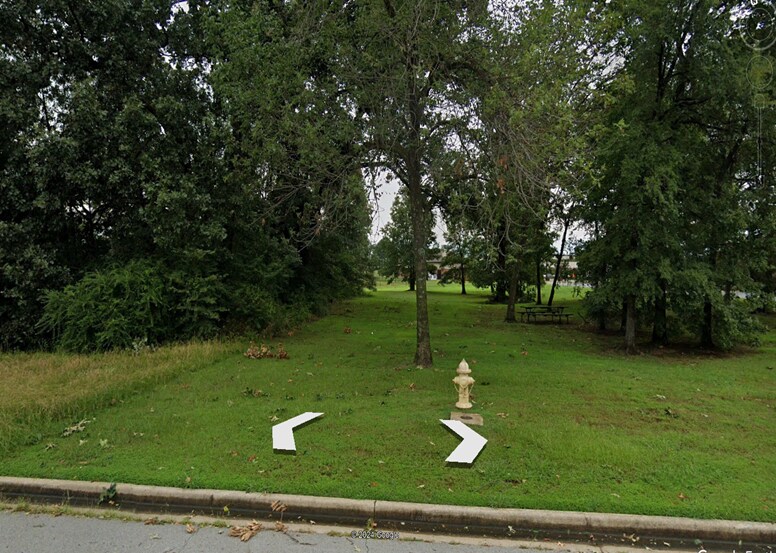 2321 Fianna Oaks Dr, Fort Smith, AR for sale - Building Photo - Image 2 of 3