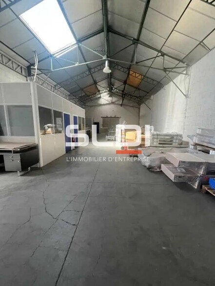 Office in Vénissieux for lease - Interior Photo - Image 3 of 4