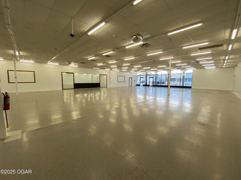 1701 S Main St, Joplin, MO for lease - Building Photo - Image 2 of 3