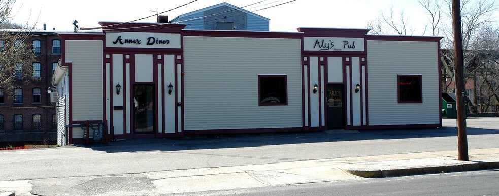 80 River St, Woonsocket, RI for sale - Primary Photo - Image 1 of 1