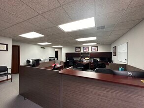 910-916 Huber Dr, Monroe, MI for lease Interior Photo- Image 1 of 6