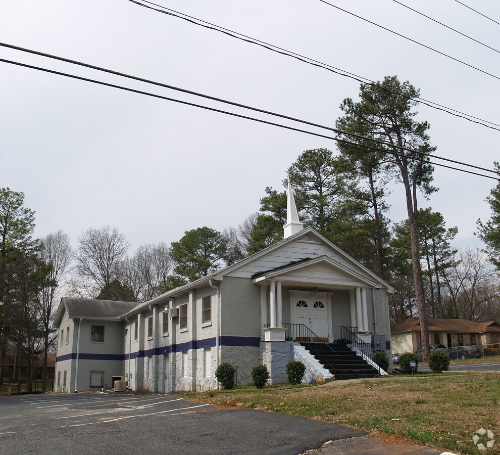 556 Glendale Rd, Scottdale, GA 30079