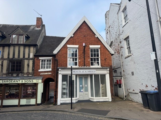 31 Market Pl, Uttoxeter for sale - Primary Photo - Image 1 of 1