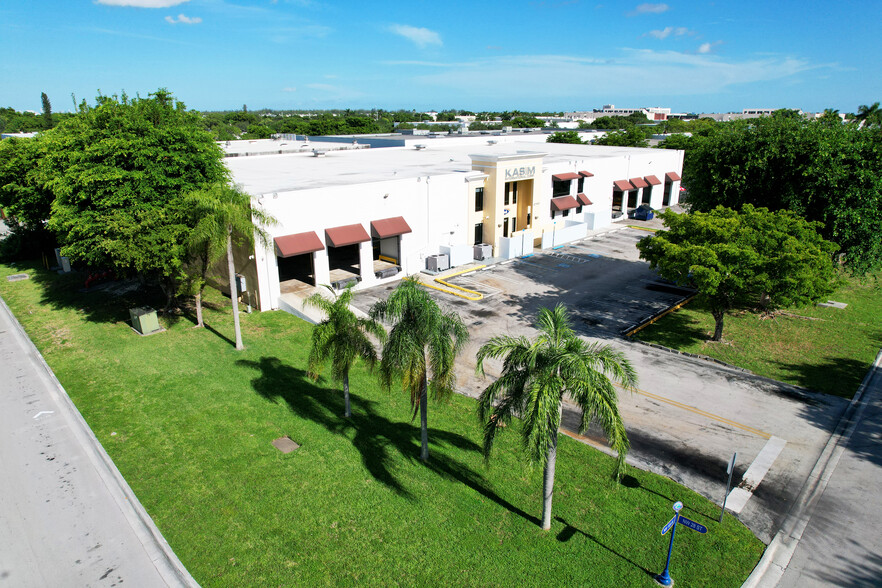 2797 NW 105th Ave, Miami, FL for lease - Building Photo - Image 1 of 19