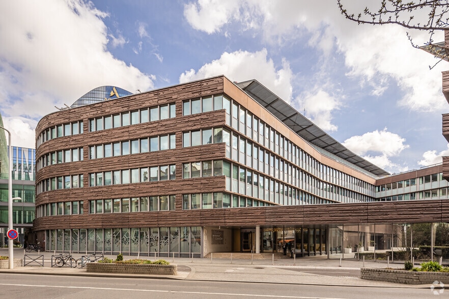 5-11 Boulevard Gallieni, Issy-les-Moulineaux for lease - Building Photo - Image 3 of 5