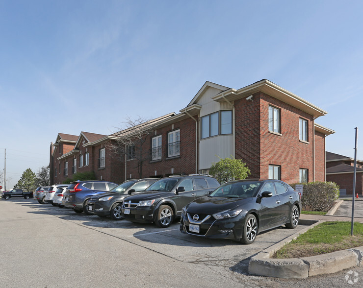 5399 Eglinton Ave W, Toronto, ON for lease - Primary Photo - Image 1 of 4