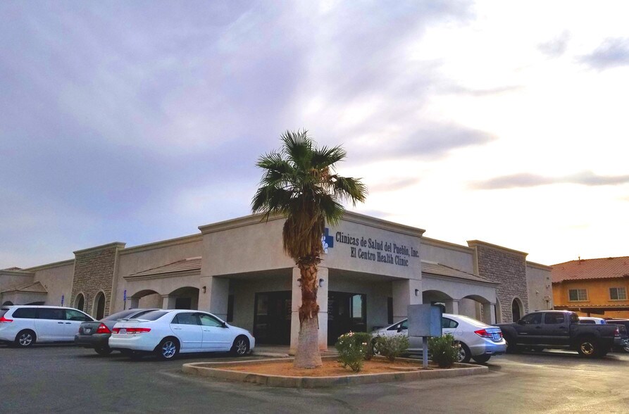 651 Wake Ave, El Centro, CA for sale - Building Photo - Image 1 of 1