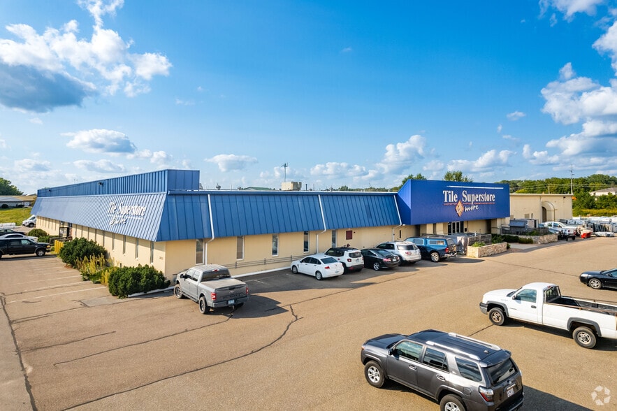 2411 7th St NW, Rochester, MN for sale - Building Photo - Image 1 of 1