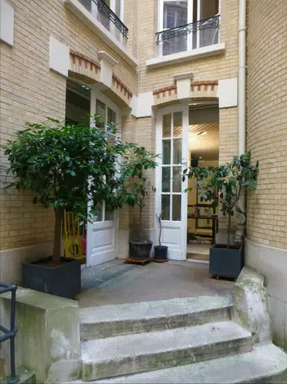 Office in Paris for lease Building Photo- Image 1 of 3
