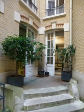 Office in Paris for lease Building Photo- Image 1 of 3