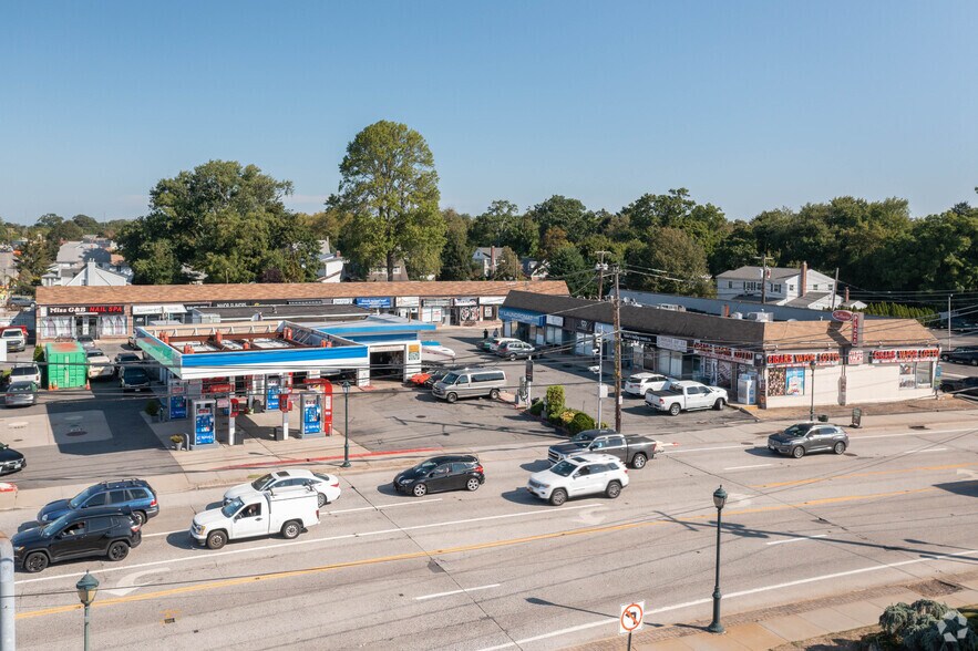 2803-2815 Merrick Rd, Bellmore, NY for lease - Primary Photo - Image 1 of 12