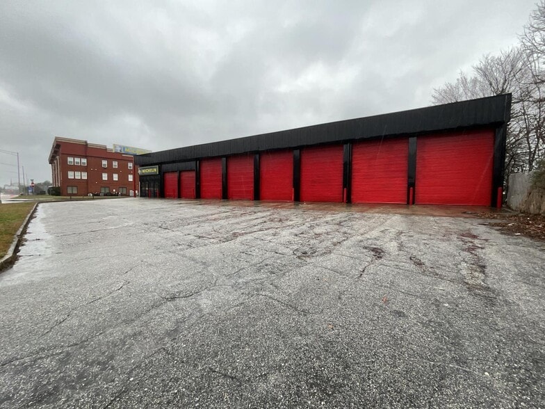 2441 N Main St, East Point, GA for sale - Building Photo - Image 2 of 21