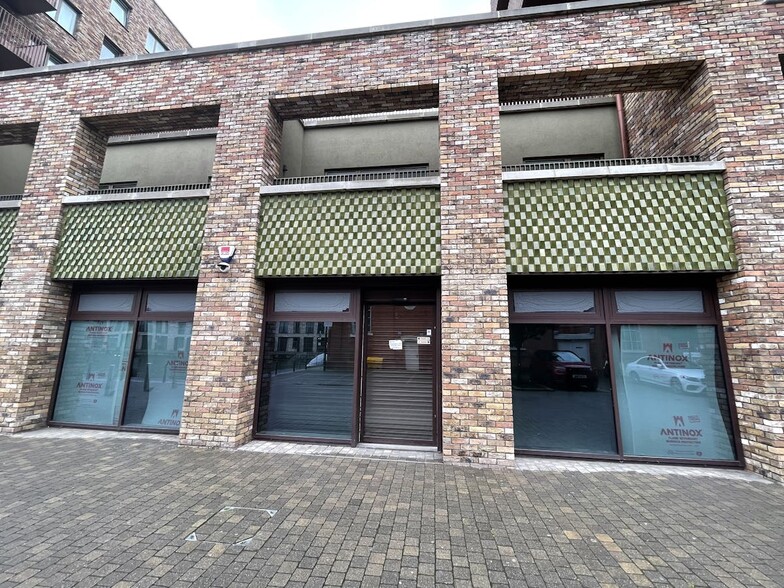 12-15 Upper Dock Walk, London for lease - Building Photo - Image 1 of 3