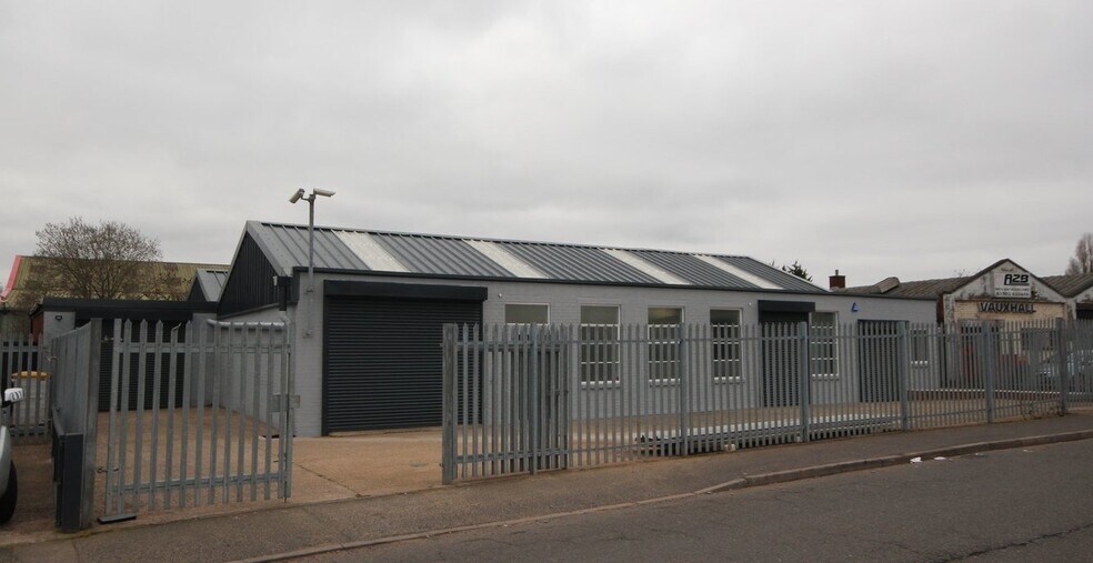 Ashmore Lake Way, Willenhall, WV12 4LF