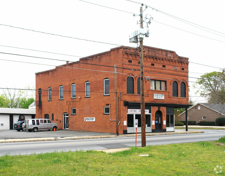 2402 & 2420 Hamilton Rd. portfolio of 3 properties for sale on LoopNet.com - Building Photo - Image 2 of 6