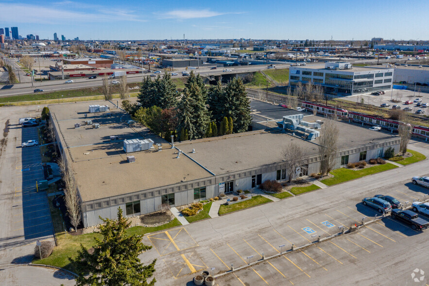 6940 Fisher Park Rd SE, Calgary, AB for lease - Building Photo - Image 2 of 11