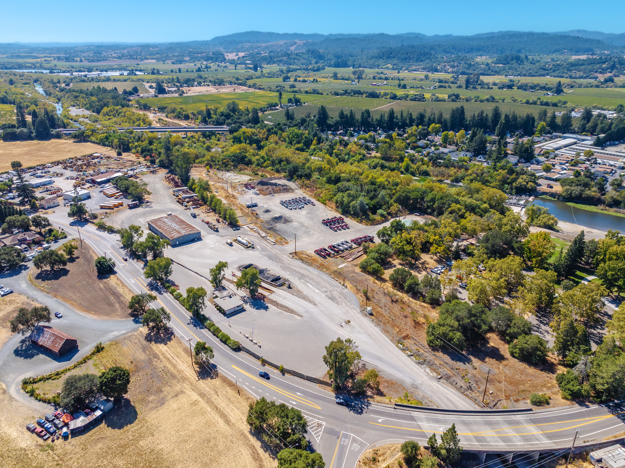 13666 Healdsburg Ave, Healdsburg, CA for lease Building Photo- Image 1 of 10