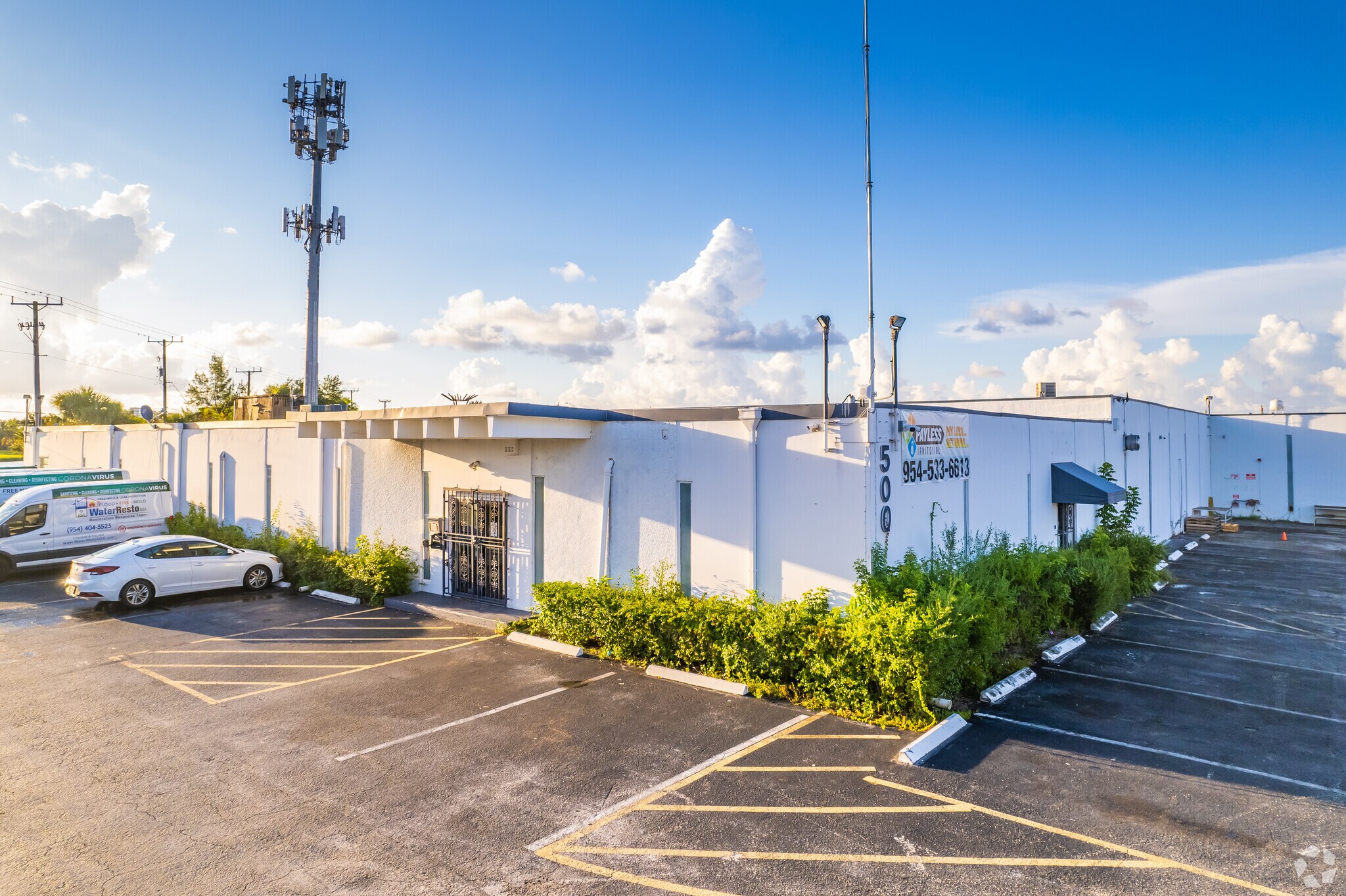 500 NE 190th St, Miami, FL for sale Primary Photo- Image 1 of 9