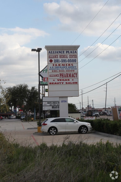 13734 Tomball Pky, Houston, TX for lease - Building Photo - Image 2 of 4