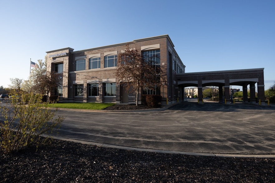 19105 W Capitol Dr, Brookfield, WI for lease - Building Photo - Image 3 of 41