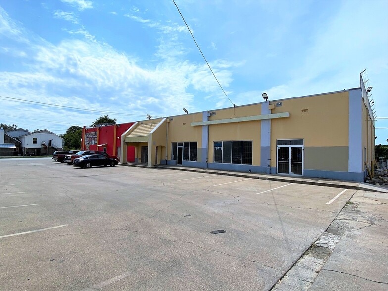 1602 NW 25th St, Fort Worth, TX for lease - Building Photo - Image 3 of 4