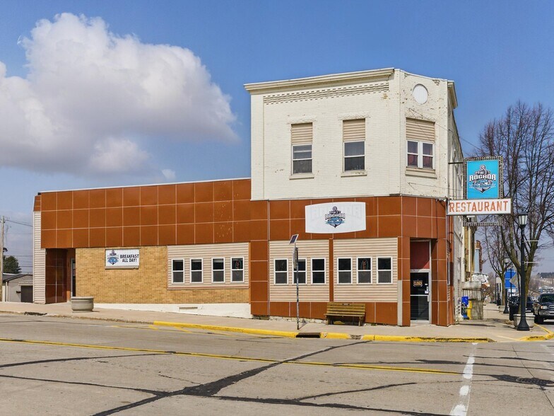 301 Ellis St, Kewaunee, WI for sale - Building Photo - Image 2 of 25