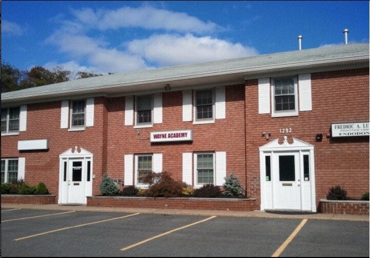 1292 Hamburg Tpke, Wayne, NJ 07470