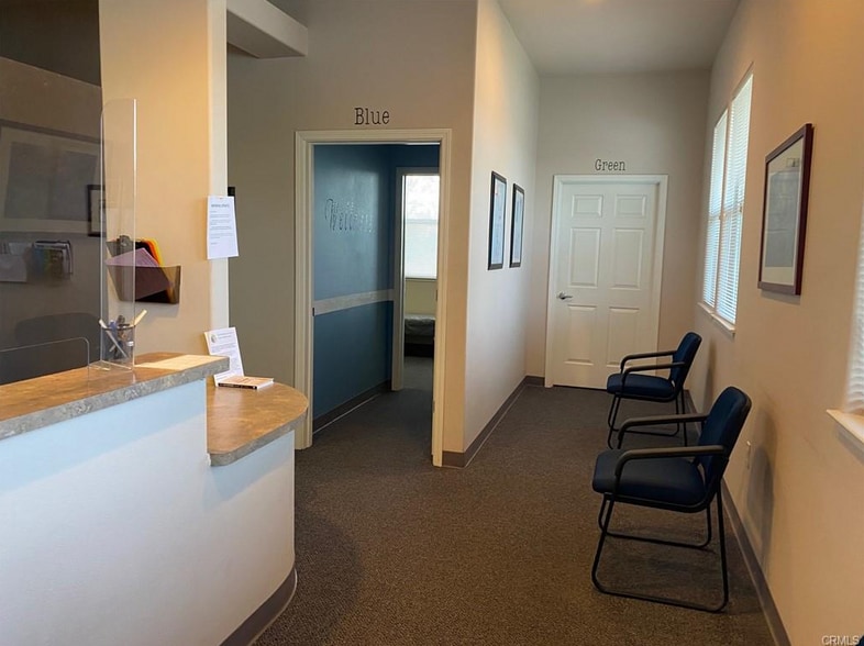 2107 Forest Ave, Chico, CA for sale - Interior Photo - Image 3 of 22