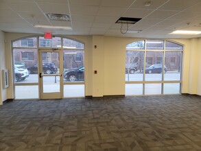 261 N 4th St, Springfield, IL for lease Interior Photo- Image 2 of 9