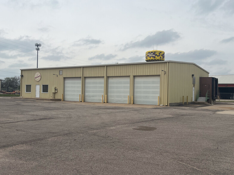 300 W Industrial St, Valley Center, KS for sale - Building Photo - Image 1 of 12