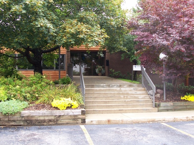 205 W 29th St, Holland, MI for lease - Building Photo - Image 3 of 16