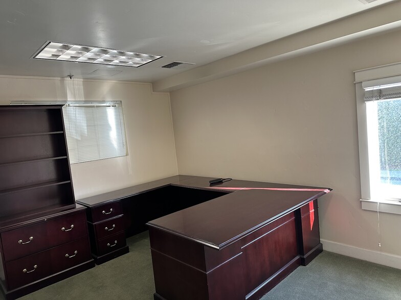 144 Walnut Ave, Santa Cruz, CA for lease - Interior Photo - Image 3 of 4