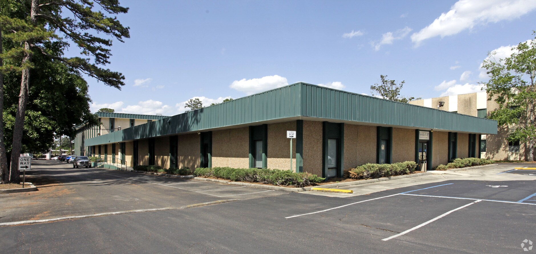 2003 Apalachee Pky, Tallahassee, FL 32301