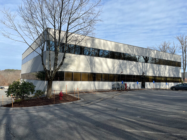 30 Turnpike Rd, Southborough, MA for lease - Building Photo - Image 3 of 4