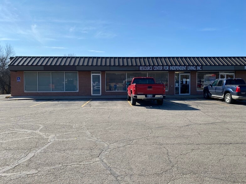 1501 SW 21st St, Topeka, KS for lease - Building Photo - Image 3 of 4