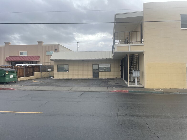 1905-1915 Prosperity St, Reno, NV for sale - Building Photo - Image 3 of 9