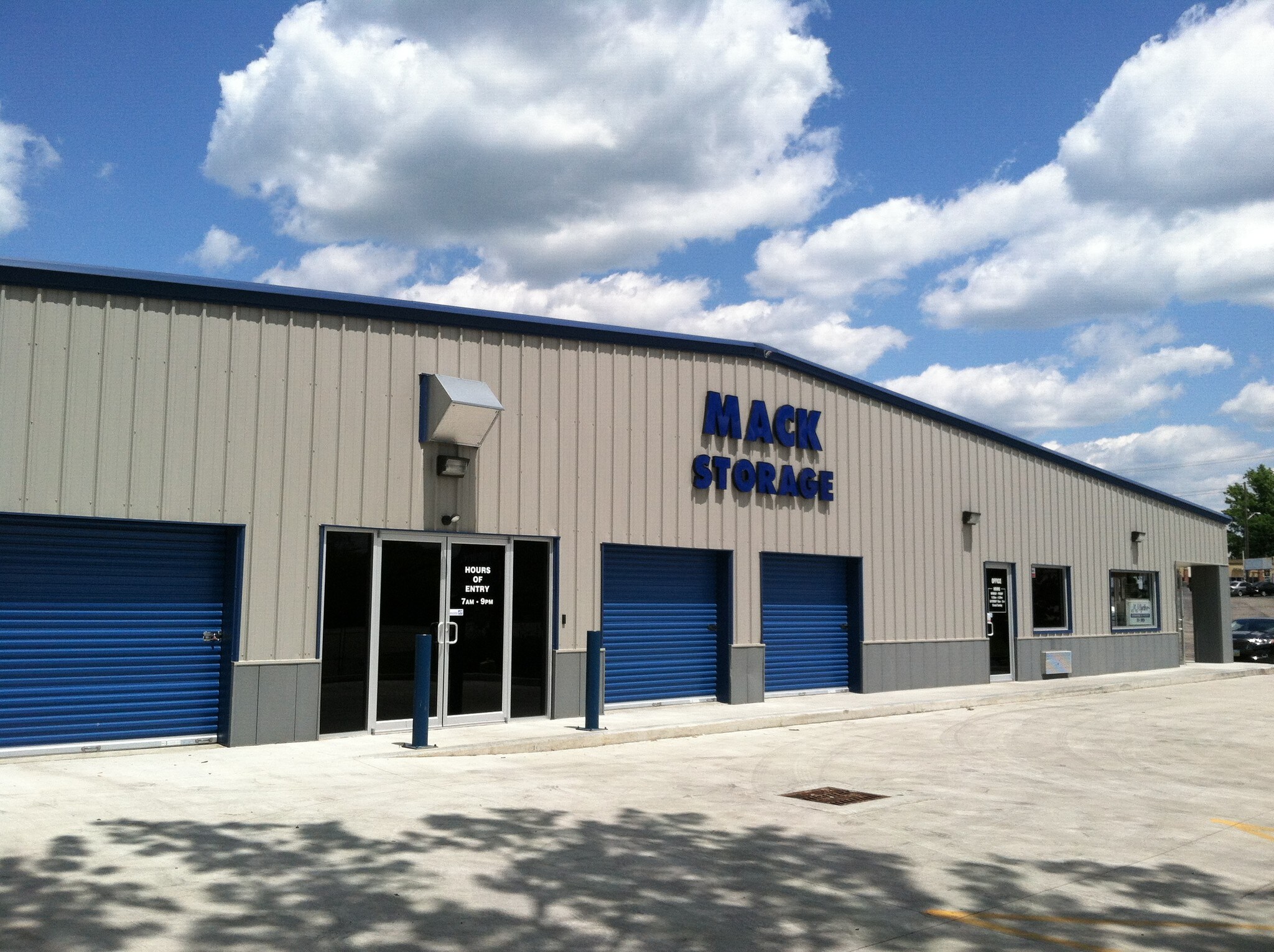 2020 Langdon Farm Rd, Cincinnati, OH for sale Primary Photo- Image 1 of 1