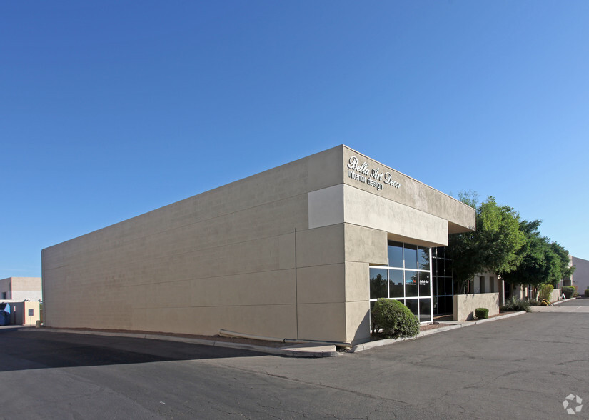 7750 E Gelding Dr, Scottsdale, AZ for lease - Primary Photo - Image 1 of 8