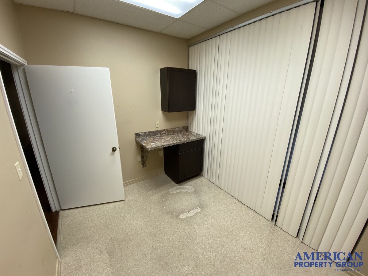 3920 Bee Ridge Rd, Sarasota, FL for sale Building Photo- Image 1 of 1