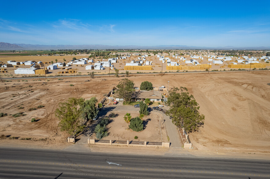 1431 Dogwood Rd, El Centro, CA for sale - Building Photo - Image 1 of 3